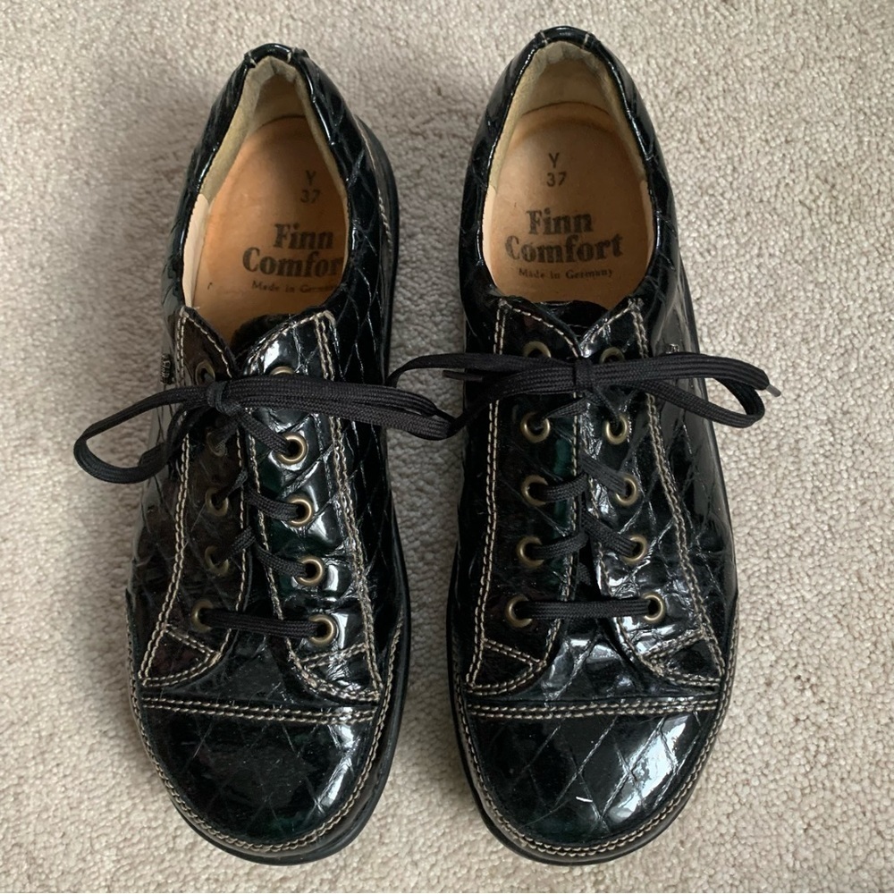 Finn Comfort Soho Sneakers Black Patent Leather Print Lace Up